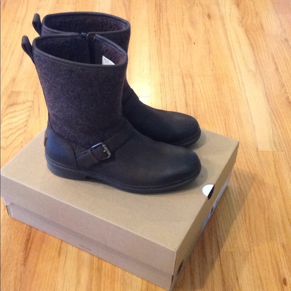 ugg robbie waterproof boot